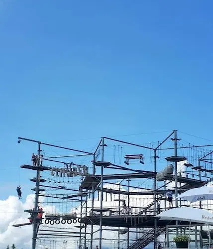 Wonderful With Cablecar To Area Apartment *